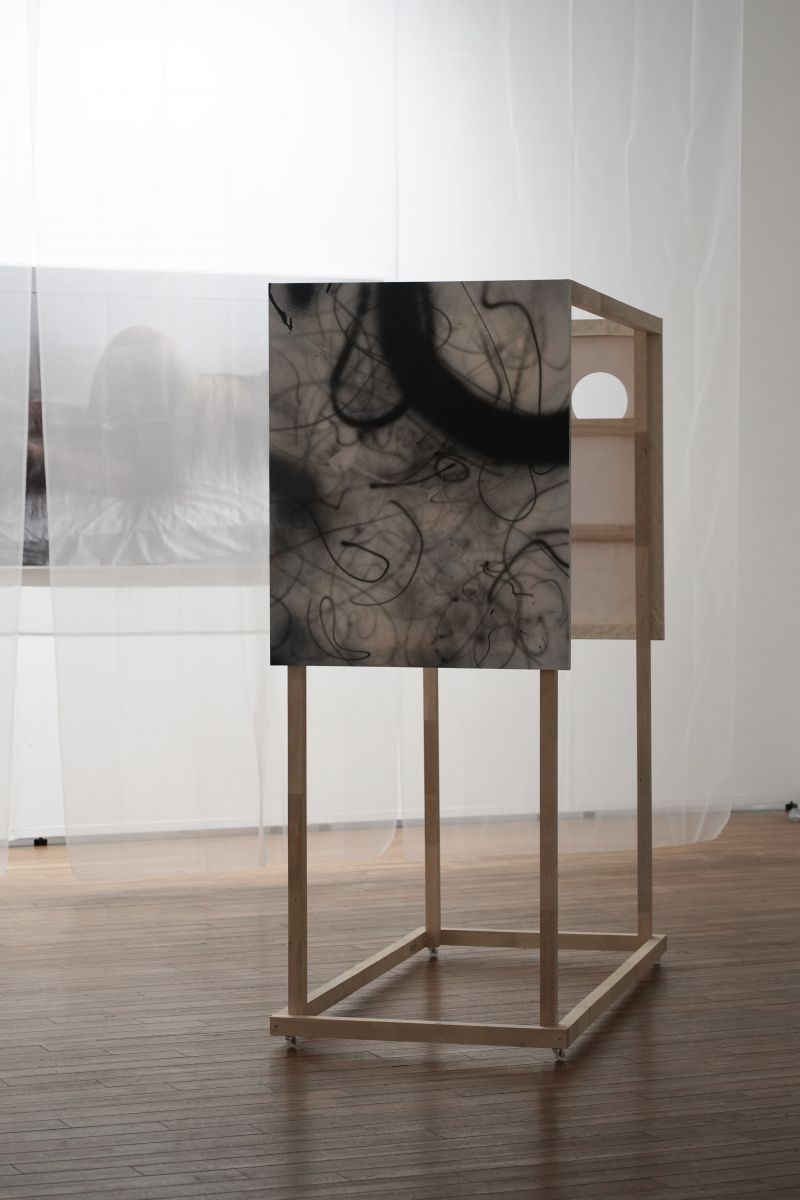 動きのある抽象写真 インタープレイ／相互に作用するということ」によって生まれる写真変異